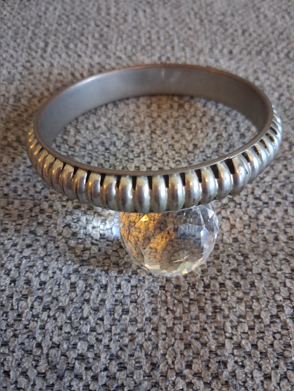 Vintage Ribbed Metal Bangle Bracelet in Silver Tone